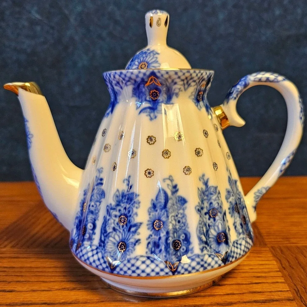 Lomonosov Imperial Porcelain Cobalt Net Floral Teapot Gold Trim Made in Russia